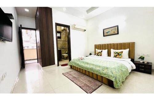 Greater Kailash Apartment | BluO 2BHK - Greater Kailash Lift Balcony Parking