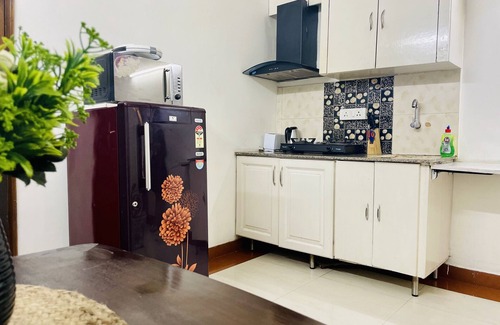 South Extension Apartment | BluO Modern Studio - Defence Colony Market