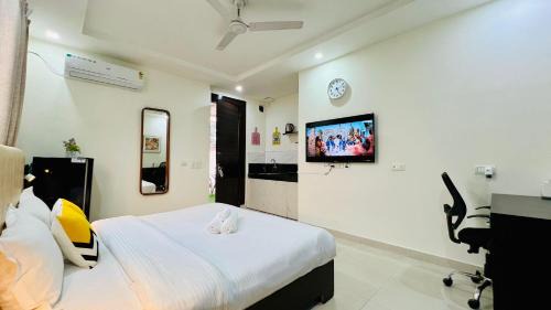 DLF Phase 3 Apartment | BluO Penthouse - DLF CyberCity, BathTub Terrace Garden #staycation