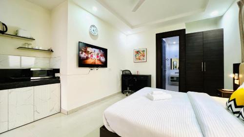 DLF Phase 3 Apartment | BluO Penthouse - DLF CyberCity, BathTub Terrace Garden #staycation