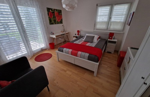 Mies Bed & Breakfast | BnB Les Coquelicots