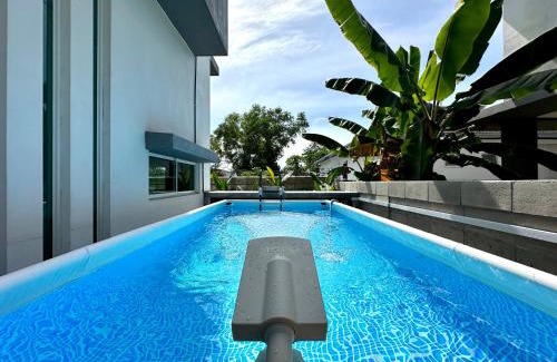 Bandar Country Homes House | BNB Luxe Homestay, Rawang - pool, 18 pax