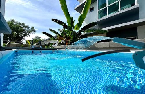 Bandar Country Homes House | BNB Luxe Homestay, Rawang - pool, 18 pax