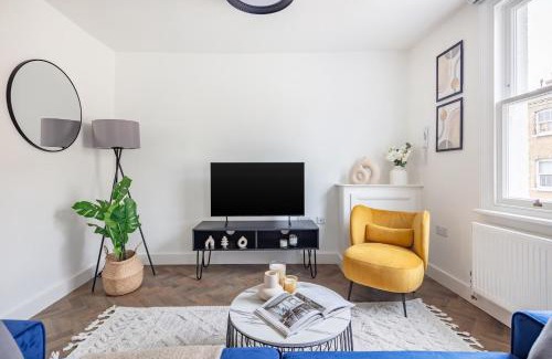 St Luke's Apartment | BnBNova - 1BR - Barbican Centre & St Paul's