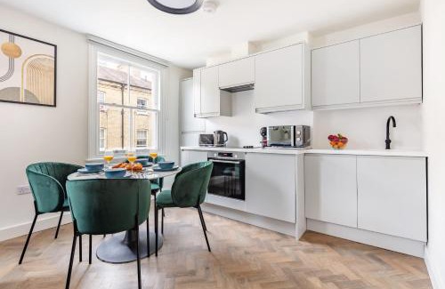 St Luke's Apartment | BnBNova - 1BR - Barbican Centre & St Paul's