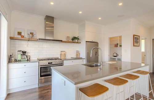 Lake Tarawera House | Boat Shed Bay - Stunning Lake Tarawera Views