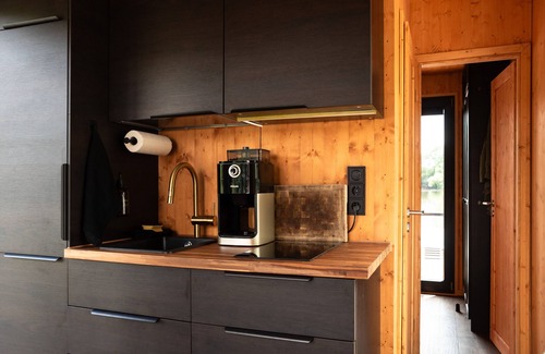 Neuland Boat Rental | Boat 'Tiny-Hausboot Mit Dachterasse' with Private Terrace, Balcony and Wi-Fi