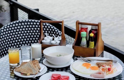 Nakhon Chai Si Resort | Boathouse Boutique Riverside