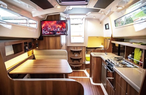 Braunsbedra Boat Rental | Boating vacation with the yacht Overtime in the Leipziger Neuseenland