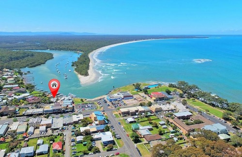 Huskisson House | Boatshed and Boathouse