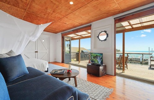 Huskisson House | Boatshed and Boathouse