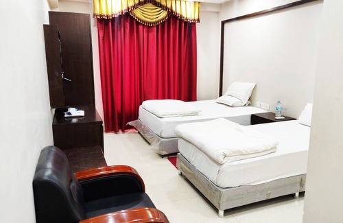 Bodh Gaya Hotel | Bodhgaya Seven Inn Hotel n Restaurant