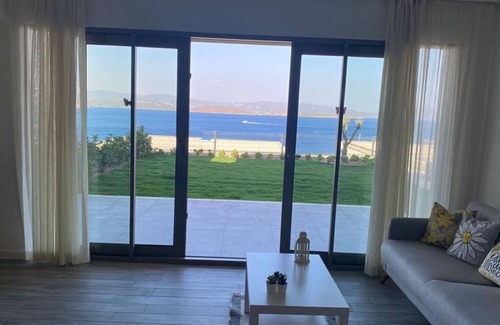 Akyarlar House | Bodrum Akyar'larda Plajlı Sitede Müstakil villa