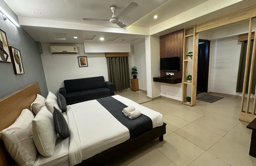 Kukatpalli Hotel | Bommarillu Residency