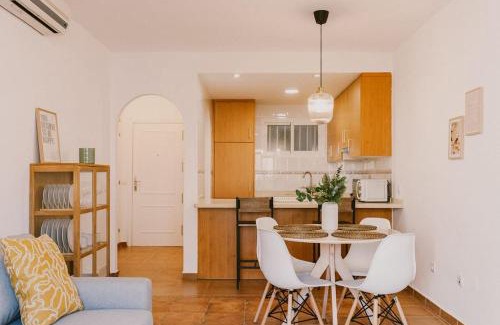 Benagalbon Apartment | Bonito piso junto a campo de golf, mar y montaña