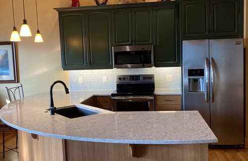 Cashiers House | BOOK NOW: Leaf Season is Early. Scenic Lake and Mountain Views from every room!