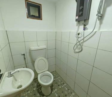 Interior Divison Cabin | Borneo Kelip Kelip Lodge Beaufort