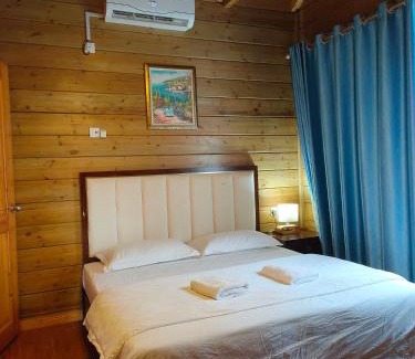 Binsulok Ski Chalet | Borneo Tropical Village Resort