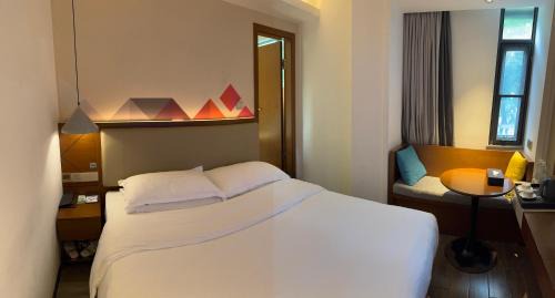 Niuligang Apartment | Borrman Hotel Guangzhou East Station Meihuayuan Subway Station Branch