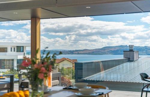 Waipahihi House | Botanical Oasis - Taupo