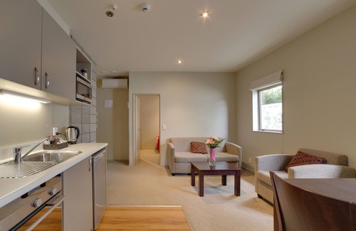 Lower Hutt Hotel | Boulcott Lodge