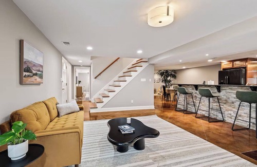 Buechel House | Bourbon Trail Estate | 3 Epic Acres | 7 Bed 6 Bath