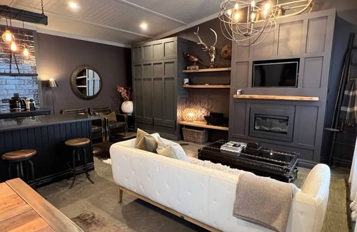 Cambridge Cottage | Boutique Accommodation in Beautiful Cambridge Countryside