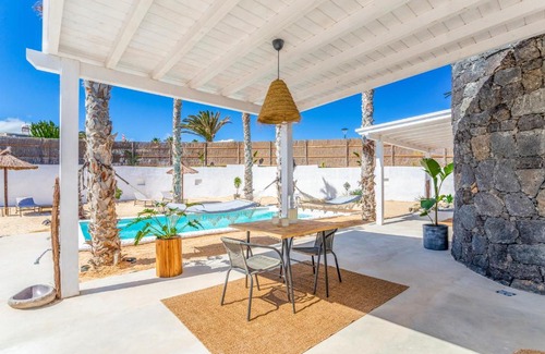 Charco del Palo Villa | Boutique Beach Villa by Lanzarote Retreats - Private Pool - 1 min walk to Sea Pool