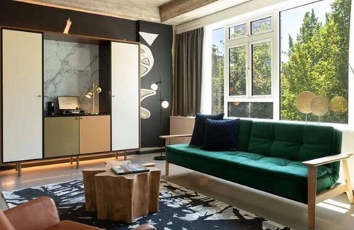 Kralingen-Crooswijk Hotel | Boutique Hotel Stay Near Market Hall & Cube Houses in Rotterdam