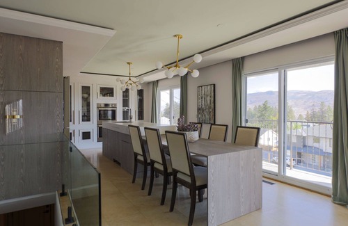 Central Okanagan House | Boutique retreat with lake view.