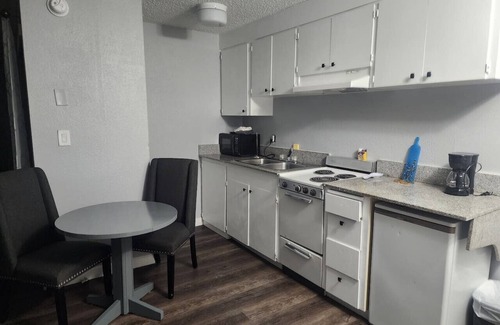 West Hills Apartment | Boutique Room with Kitchen -Naval Suites -227
