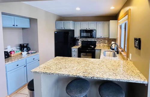 Boyne Falls House | Boyne Mountain l Golf & Ski l Perfect for Large Groups