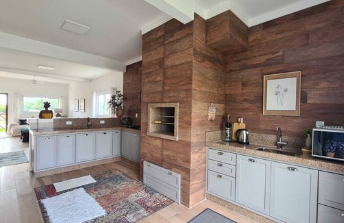 Ararangua House | Casa a Beira-mar em Morro dos Conventos