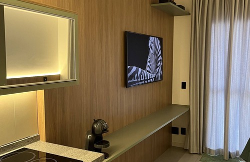Central Zone Apartment | Green One - Apto Novo, Moderno, Varanda, Poucos Passos da Estação Luz