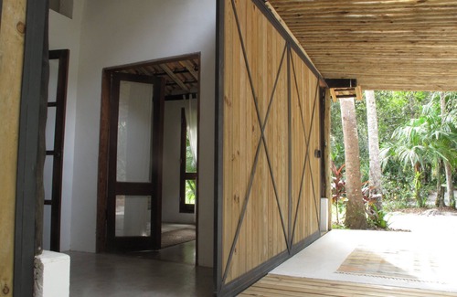 Santa Cruz Cabralia Cottage | The Lion Cottage - Charming Studios