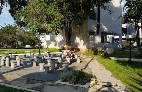 Varzea do Ranchinho Condo | Aluga-se- 1 quarto, 1 ban, .cozinha compartilhada,1 garagem p/casal ou mulher.