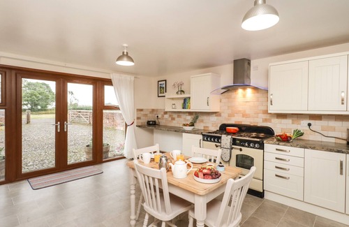 Wigton Cottage | BRAMBLEWOOD COTTAGE, character holiday cottage in Bassenthwaite