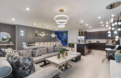 Davenport House | Brand New - 10br - Sleeps 26 - Theatre/Arcade/Pool