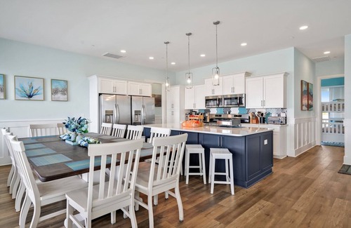Long Beach House | Brand New 12 Bedroom,Oceanfront Home-Walk to Restaurants,Stores,& Entertainment
