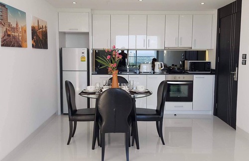 Pratumnak Hill Condo | BRAND NEW 5-STAR LEVEL ROOM WITH CITY & OCEAN VIEWS