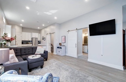 Austin Hills House | Brand New Adorable Arboretum bungalow