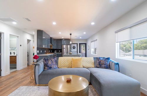 Jefferson House | Brand new, Culver City Executive Home