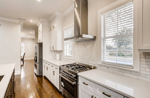 Old East Dallas House | BRAND NEW LUXURY CUSTOM HOME IN DOWNTOWN/UPTOWN
