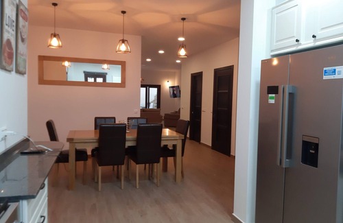 Ronda House | Brand new traditional style townhouse with central location