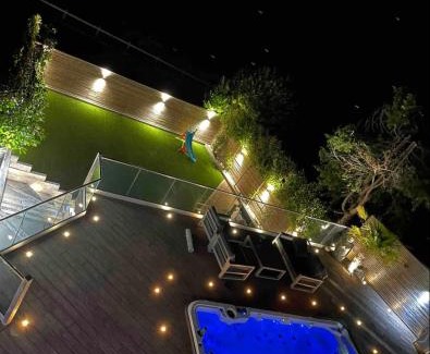 Worcester House | Branksome 4-House Sleeps 8 with Hot Tub & Parking
