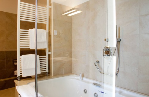 Mosciano Sant'Angelo Hotel | Breaking Business Hotel