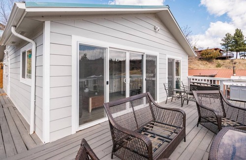 Fort Collins House | Breathtaking lakefront at Horsetooth Inlet Bay