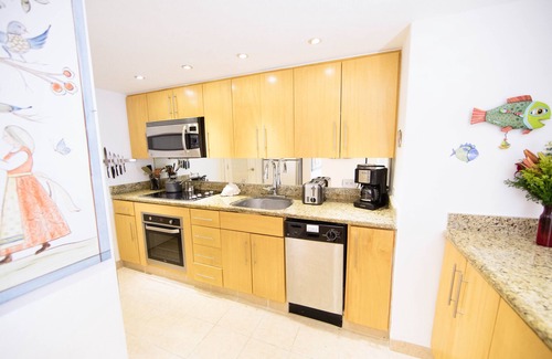 Zona Hotelera Norte Condo | Breathtaking Modern North Beachfront 2BR, Walk2Town Snorkeling best North Coast