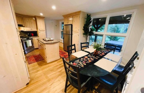 Hubley House | Breathtaking Nature Cabin 15 Min from Halifax