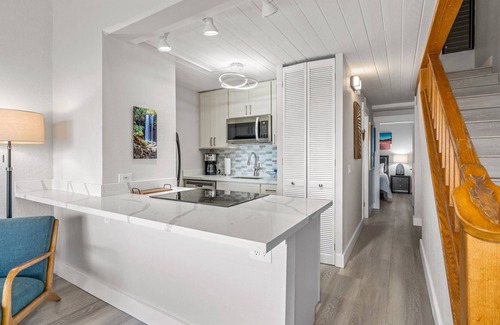 Maalaea Condo | Breathtaking Ocean Front Views! Pool, Hot Tub!